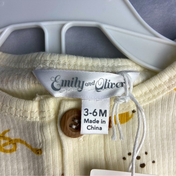 NWT 3 piece set lion, koalas, crocs, monkeys cute onesie matching leggings & hat - Picture 6 of 16